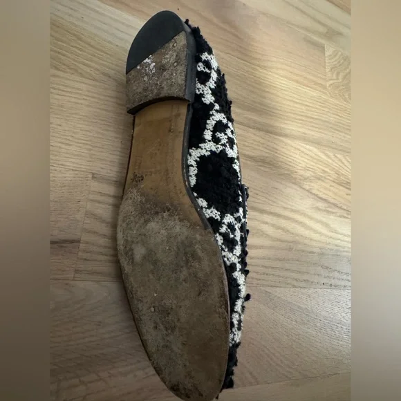 Gucci Black and White Loafers with Gold Detail - Picture 3 of 4